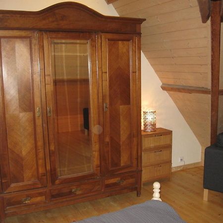 Familiensuite, Zwei Zimmer, Mitbenutzung Von Kuche Und Bad Rott Kültér fotó