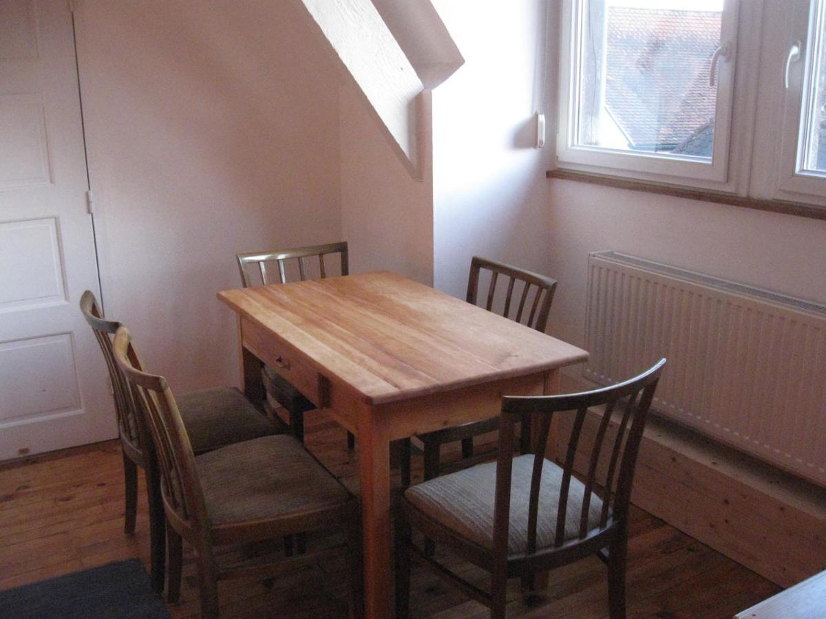Familiensuite, Zwei Zimmer, Mitbenutzung Von Kuche Und Bad Rott Kültér fotó