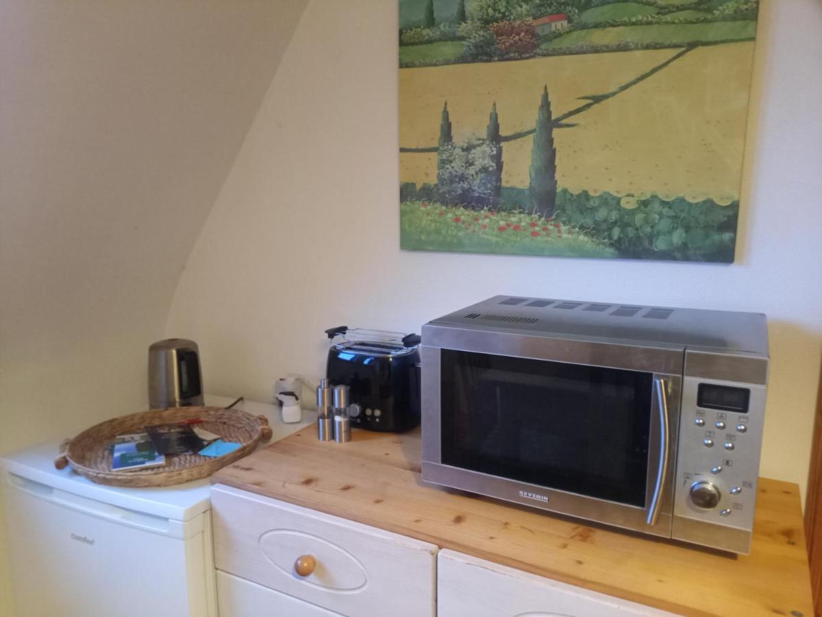 Familiensuite, Zwei Zimmer, Mitbenutzung Von Kuche Und Bad Rott Kültér fotó